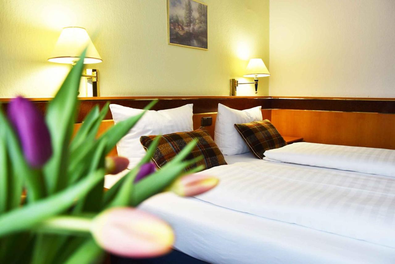 Landhotel Zum Hirsch Unterweissbach Luaran gambar